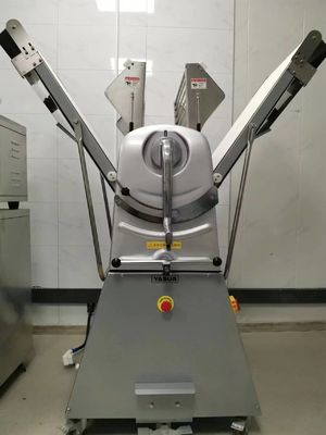 Revidierbarer Gebäck-Teig Sheeter-Maschinen-Hörnchen-Hauch, der europäische Art Hochleistungs-0.75kw macht